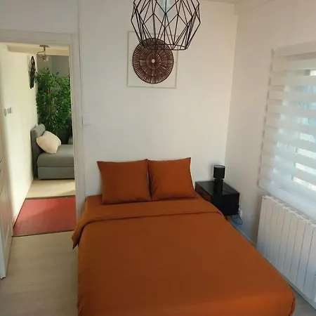 Small Townhouse Semesterbostad Clermont-Ferrand